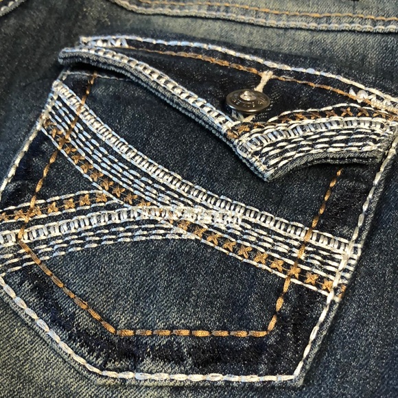 Distressed straight leg jeans - Picture 3 of 3